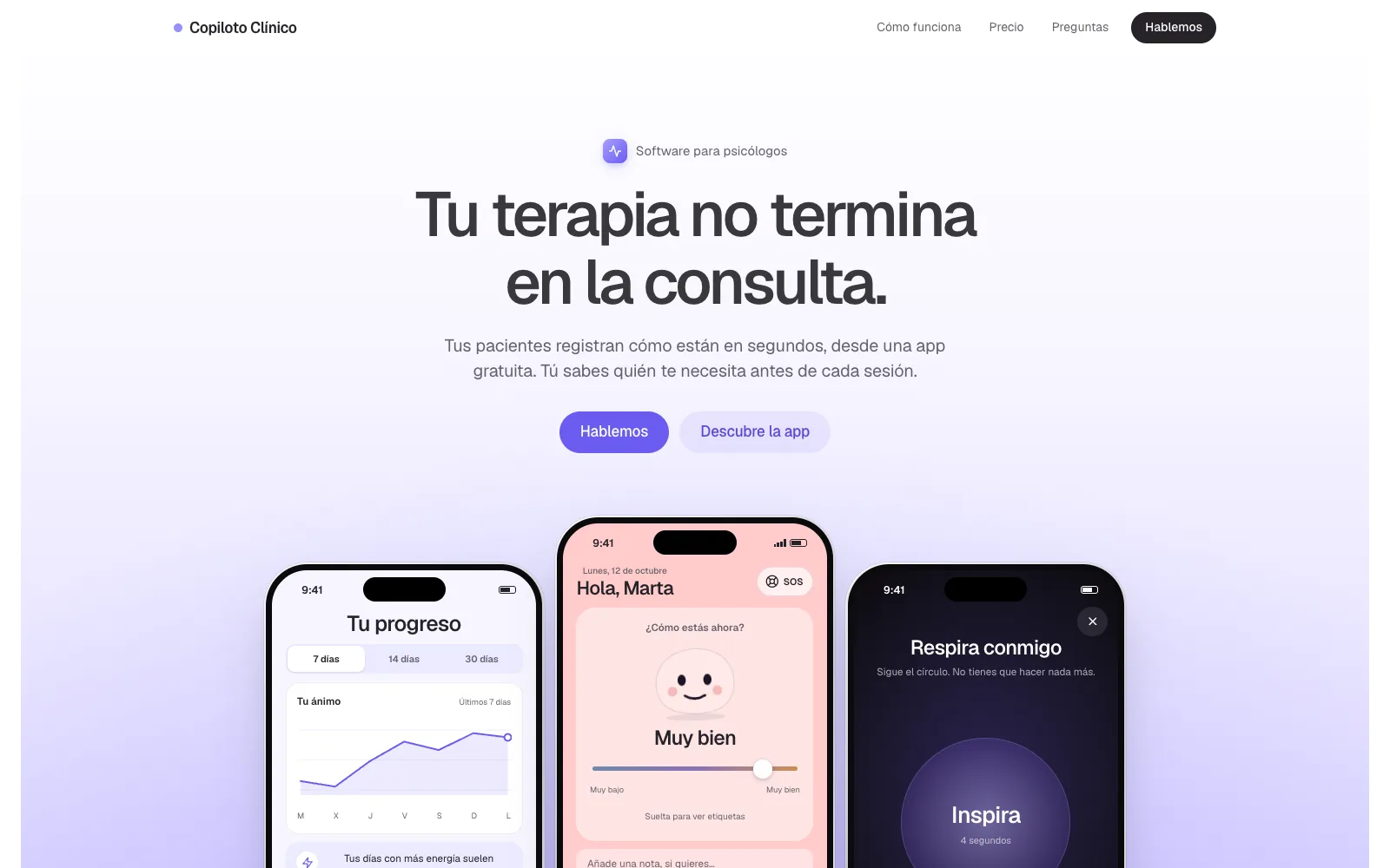 Portada de Copiloto Clínico: titular «Tu terapia no termina en la consulta» y tres pantallas de la app para pacientes